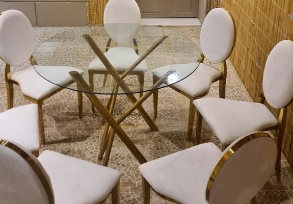 كراسي وطاولات مجهزة للإيجار في الكويت لمناسبات الأفراح والعزاء والحفلات